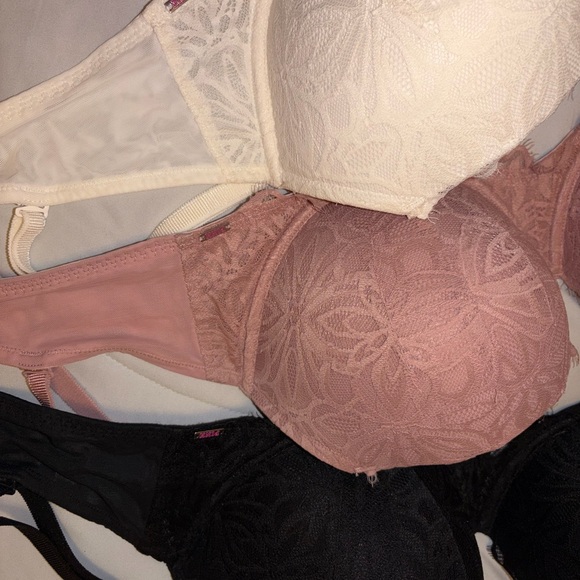 VS PINK Date push up bra essential color set 36DD - Picture 3 of 8